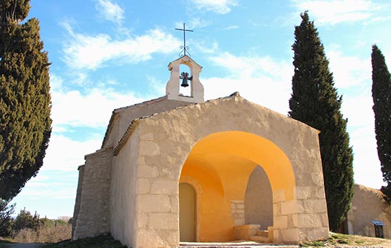 Vue sur une chapelle